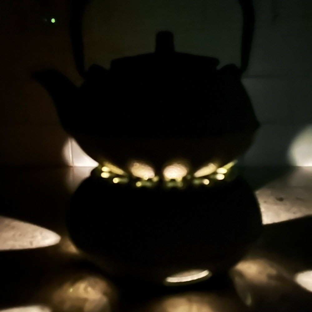 ‼️SOLD‼️Japanese Cast Iron Teapot with Keep Hot Tea Light Base Removable Trivet - Picture 1 of 15